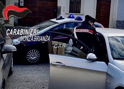 Rapina ad Arcore, 18enne minaccia di tagliare dito al cassiere