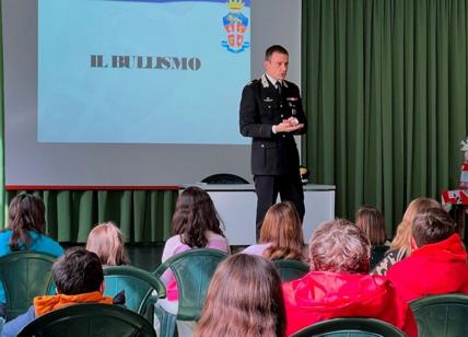 Carabinieri contro il bullismo: lezioni ai giovani sui rischi dei social