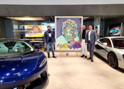 Arte e motori - Vernissage a casa McLaren Milano con Paolo Battistutta