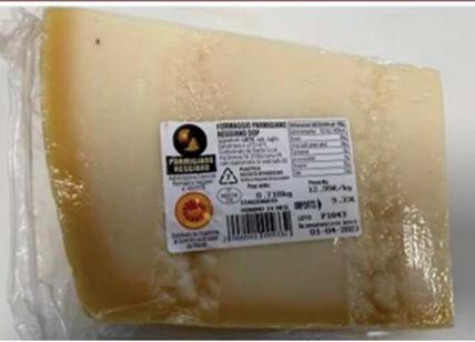 L’etichetta indica Parmigiano Reggiano, ma è Grana Padano: scatta il richiamo
