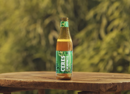 Ceres lancia la birra alla canapa: ecco lo spot più censurato della tv