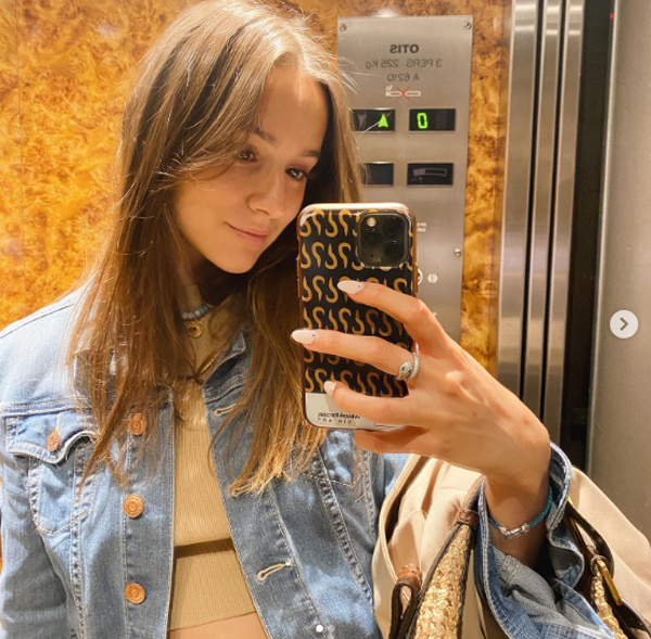 Charlotte Sinè (Instagram charlottesiine) Charlotte Sinè (Instagram charlottesiine)