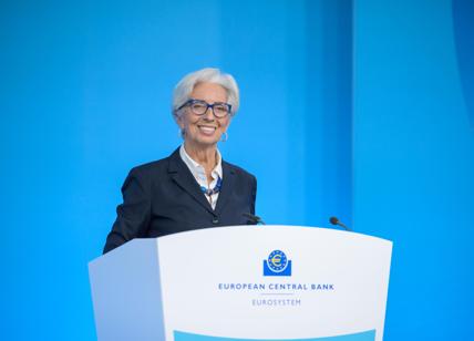 Inflazione, Lagarde: "Al 2% entro il 2023. Ma Goldman vede 2 rialzi dei tassi