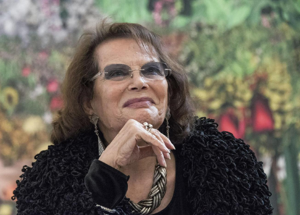 Chi era Claudia Cardinale, l'attrice bellissima e inafferrabile morta a 87 anni: "Dissi no a Brando e Delon"
