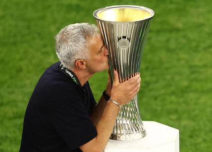 Roma-Feyenoord, Mourinho: "Resto, anche se arrivano voci. Voglio rimanere"