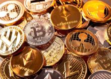 Cripto in tilt, Paxos conia per sbaglio 300 trilioni di dollari in PYUSD. L'errore che lascia il mercato a bocca aperta