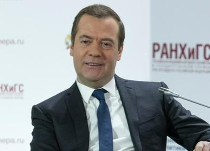 Mosca, i referendum sono validi. Medvedev: "Uso armi nucleari se necessario"