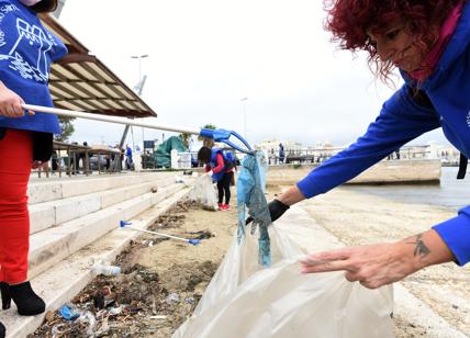 Stop alla plastica monouso, Greenpeace: “L’Italia rischia sanzioni ambientali”