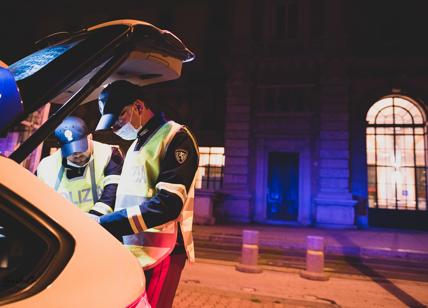 Blitz della Polizia a San Lorenzo: sospese le licenze di un bar e di un hotel