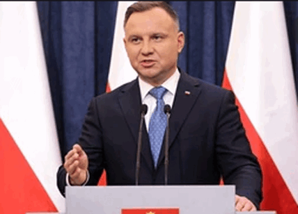 Polonia, scontro istituzionale Duda-Tusk: il Paese ancor sull'orlo della crisi