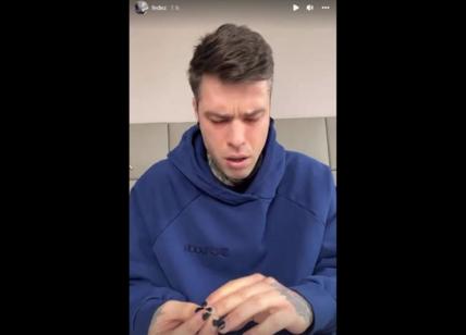 Fedez malato, piange in diretta video: "Ho un problema di salute importante"