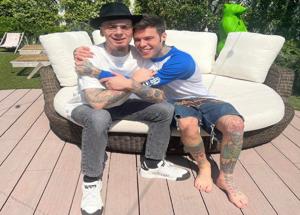 Fedez e J-Ax, pace fatta "Un regalo per Milano e..."