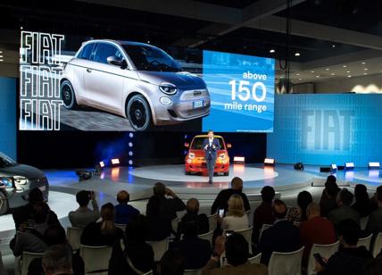 Al Los Angeles Auto Show debutta la nuova Fiat 500e elettriica