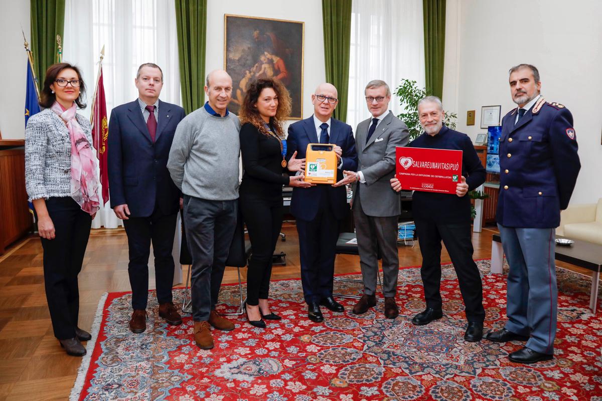 Da sx Ingrid Leka, Prefetto Rotary MI International Net, Andrea Melacini, Vice Presidente Rotary MI International Net, Marco Contardi, Presidenti ASI Lombardia, Chiara Giudici, Presidente Rotary MI International Net, Giuseppe Petronzi, Questore di Milano, Gianfranco Fasan, Presidente Associazione "In Campo con il Cuore" e Roberto Baroni, Consigliere dell'Associazione. Da sx Ingrid Leka, Prefetto Rotary MI International Net, Andrea Melacini, Vice Presidente Rotary MI International Net, Marco Contardi, Presidenti ASI Lombardia, Chiara Giudici, Presidente Rotary MI International Net, Giuseppe Petronzi, Questore di Milano, Gianfranco Fasan, Presidente Associazione "In Campo con il Cuore" e Roberto Baroni, Consigliere dell'Associazione.