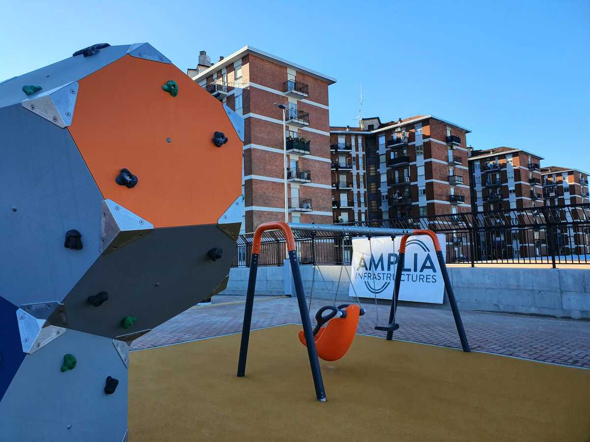 ASPI consegna a Cinisello Balsamo la nuova piazza sopraelevata ASPI consegna a Cinisello Balsamo la nuova piazza sopraelevata