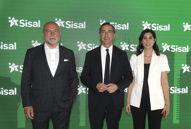 FRANCESCO DURANTE CEO SISAL, GIUSEPPE SALA SINDACO MILANO, ALESSIA CAPPELLO ASSESSORE FRANCESCO DURANTE CEO SISAL, GIUSEPPE SALA SINDACO MILANO, ALESSIA CAPPELLO ASSESSORE
