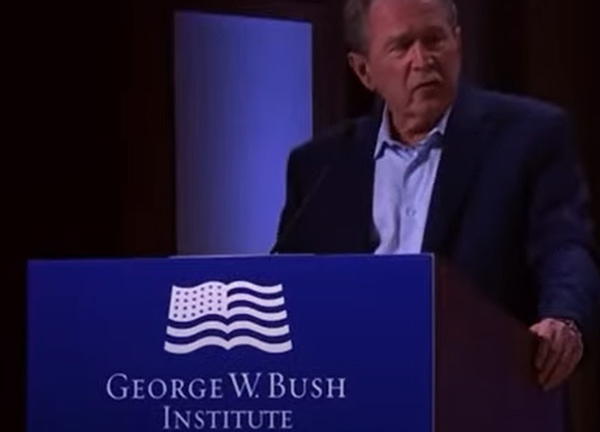L'imbarazzante lapsus di George W. Bush che denuncia l'invasione dell'Iraq invece che dell'Ucraina
