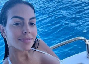 Georgina Rodriguez, che curve in alto mare (FOTO)