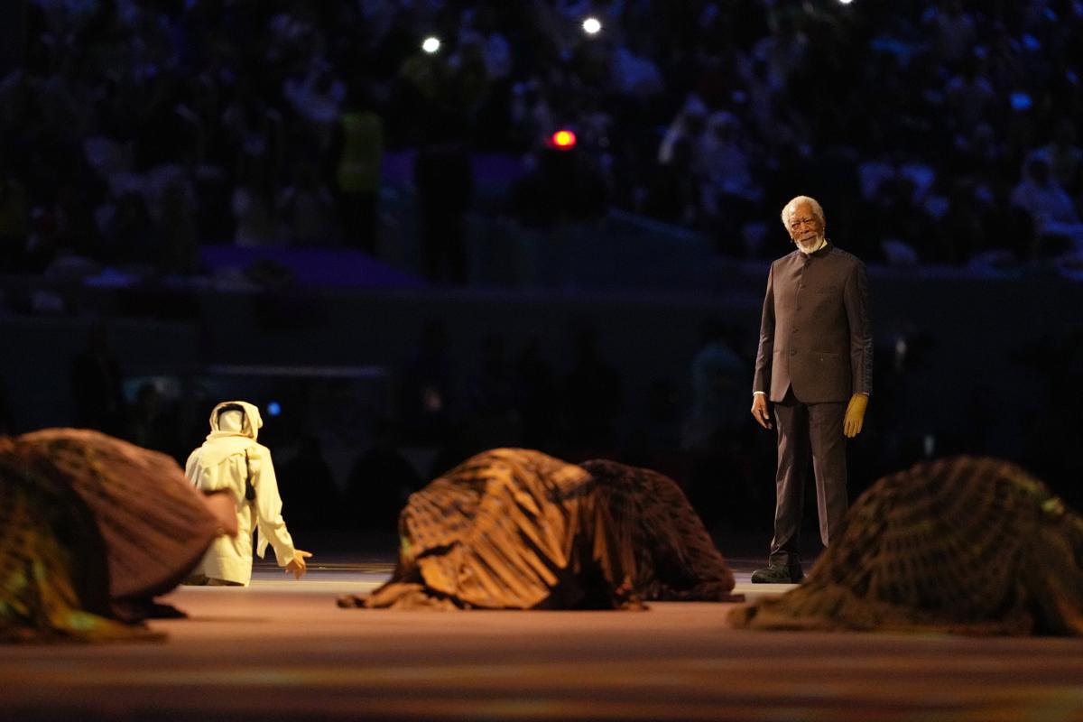 Ghanim Al-Muftah e Morgan Freeman (foto Lapresse) Ghanim Al-Muftah e Morgan Freeman (foto Lapresse)