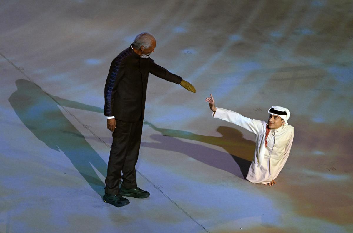 Ghanim Al-Muftah e Morgan Freeman (foto Lapresse) Ghanim Al-Muftah e Morgan Freeman (foto Lapresse)