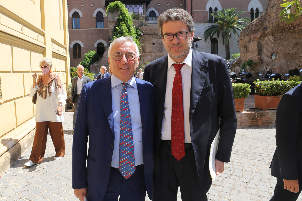 GIANCARLO GIORGETTI MINISTRO, ANDREA PRETE PRESIDENTE DI UNIONCAMERE GIANCARLO GIORGETTI MINISTRO, ANDREA PRETE PRESIDENTE DI UNIONCAMERE