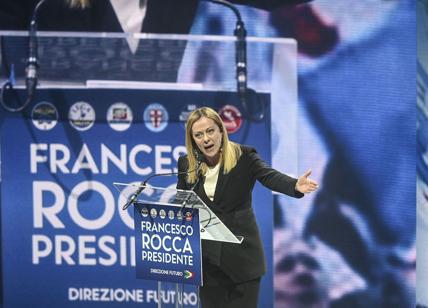 Meloni: "Italia isolata? Non siamo ridicoli, è fondatrice Nato, Ue e nel G7"