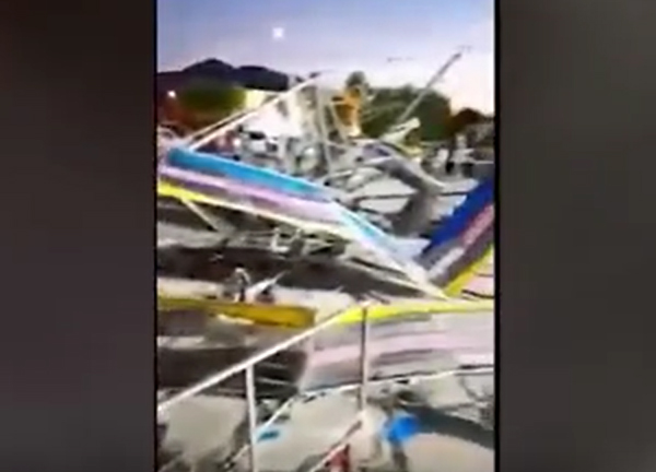 Napoli, crolla giostra al luna park diversi feriti