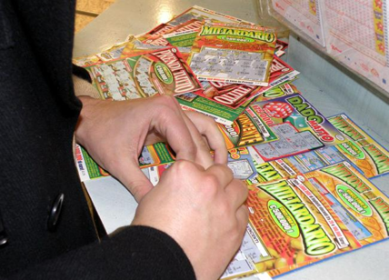 Gratta e Vinci, "trucchi segreti" per vincere. Quale biglietto scegliere e...