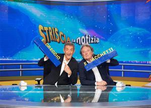 Striscia la notizia verso la domenica sera di Canale 5, Mediaset ha già pensato a tutto. E Le Iene... Grandi novità