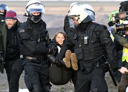 Greta Thunberg è stata arrestata dalla polizia tedesca durante la protesta