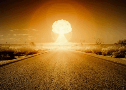 Test nucleare russo ai confini dell'Ucraina. Putin usa la bomba atomica
