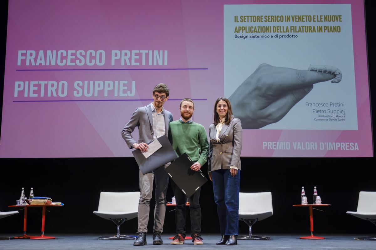 I vincitori del premio Studi d'Impresa Francesco Pretini, Pietro Suppiej con Denise Archiutti I vincitori del premio Studi d'Impresa Francesco Pretini, Pietro Suppiej con Denise Archiutti