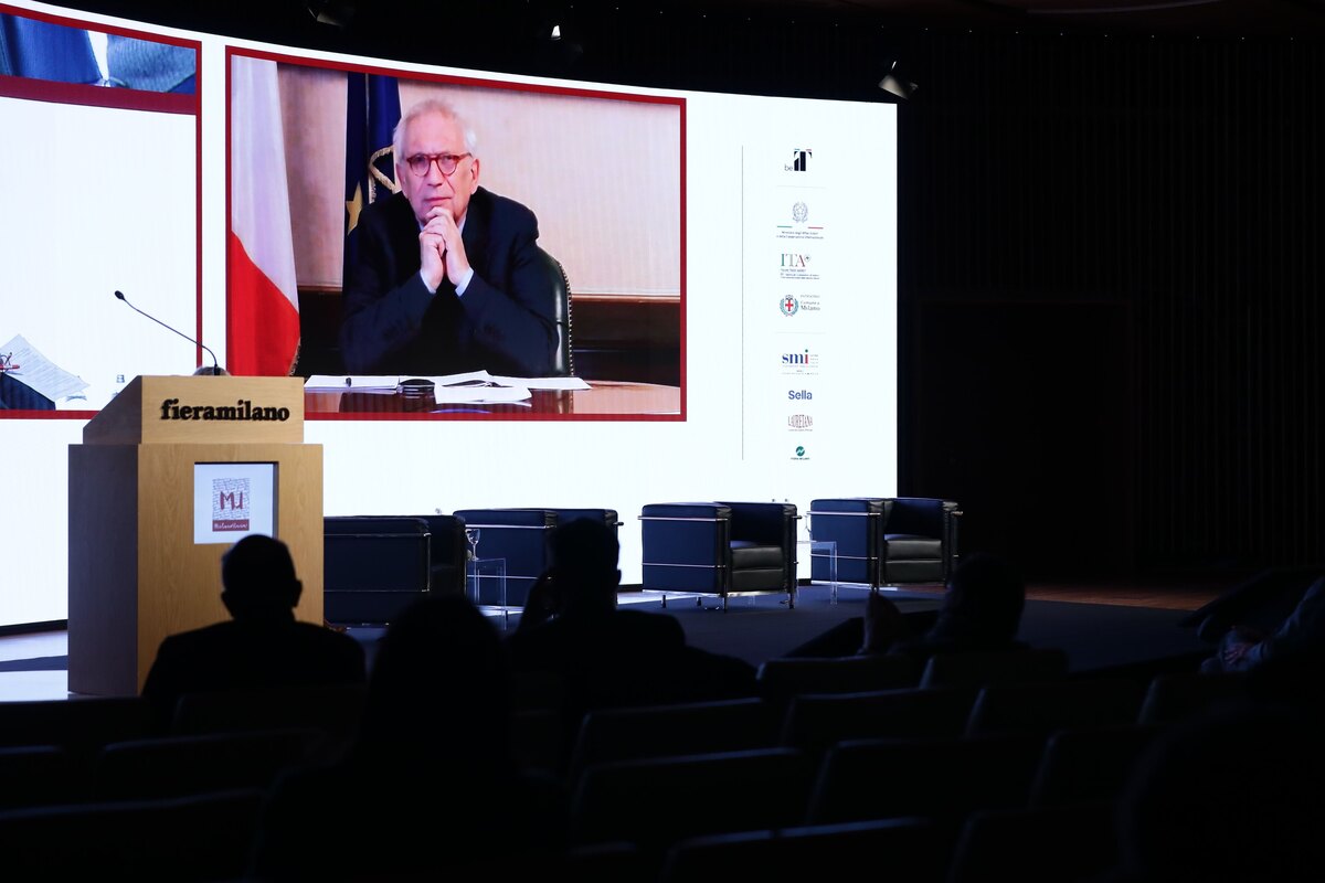 IL MINISTRO PATRIZIO BIANCHI IN VIDEO COLLEGAMENTO IL MINISTRO PATRIZIO BIANCHI IN VIDEO COLLEGAMENTO