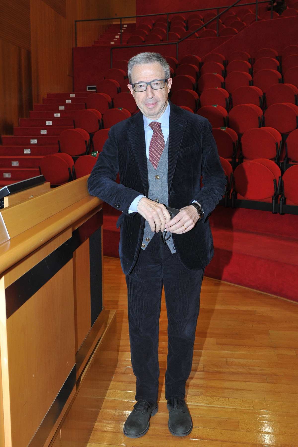 ALBERTO SINIGAGLIA GIORNALISTA DE LA STAMPA ALBERTO SINIGAGLIA GIORNALISTA DE LA STAMPA
