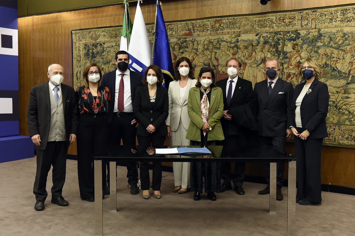 "Firma del Memorandum No Women No Panel" "Firma del Memorandum No Women No Panel"