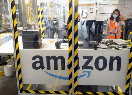 Amazon, apre store fisico di moda: lo schiaffo di Bezos ai piccoli negozi