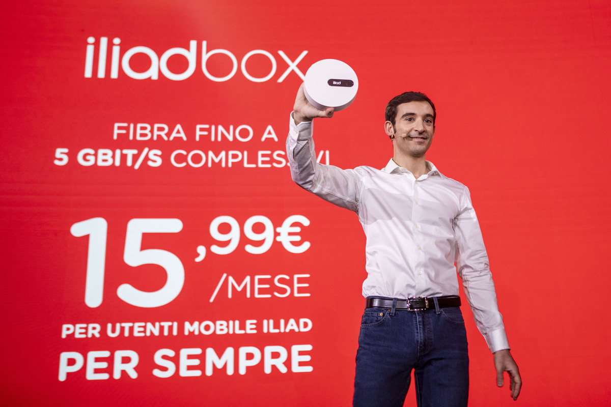 Iliad Fibra, sbarco nella telefonia fissa