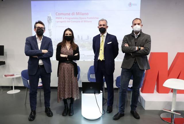 PIERFRANCESCO MARAN ASSESSORE REGINA DE ALBERTIS PRESIDENTE ASSIMPREDIL ANCE SALVATORE DRAGONE PRESIDENTE MM CORRADO BINA RESPONSABILE CASA MM PIERFRANCESCO MARAN ASSESSORE REGINA DE ALBERTIS PRESIDENTE ASSIMPREDIL ANCE SALVATORE DRAGONE PRESIDENTE MM CORRADO BINA RESPONSABILE CASA MM