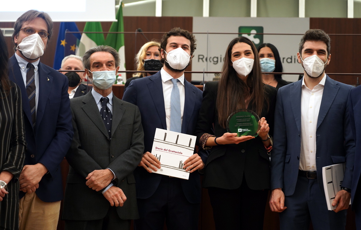 GUIDO GUIDESI ASSESSORE SVILUPPO ECONOMICO ATTILIO FONTANA PRESIDENTE REGIONE LOMBARDIA MATTEO SALERNO SINERGY FLOW ALESSANDRA ACCOGLI CEO SINERGY FLOW GABRIELE PANZERI SINERGY FLOW GUIDO GUIDESI ASSESSORE SVILUPPO ECONOMICO ATTILIO FONTANA PRESIDENTE REGIONE LOMBARDIA MATTEO SALERNO SINERGY FLOW ALESSANDRA ACCOGLI CEO SINERGY FLOW GABRIELE PANZERI SINERGY FLOW