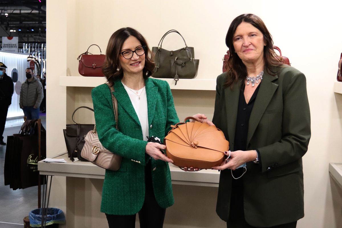 APERTURA FIERA MICAM E MIPEL THE ONE E HOMI