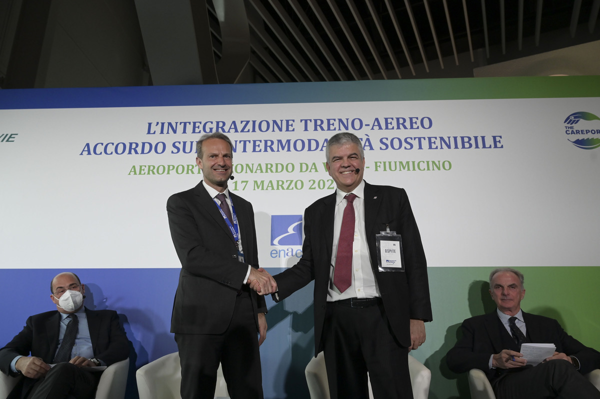 NICOLA ZINGARETTI REGION ELAZIO LUIGI FERRARIS FERROVIE DELLO STATO ITALIANE MARCO TRONCONE ADR PIERLUIGI DI PALMA ENAC NICOLA ZINGARETTI REGION ELAZIO LUIGI FERRARIS FERROVIE DELLO STATO ITALIANE MARCO TRONCONE ADR PIERLUIGI DI PALMA ENAC