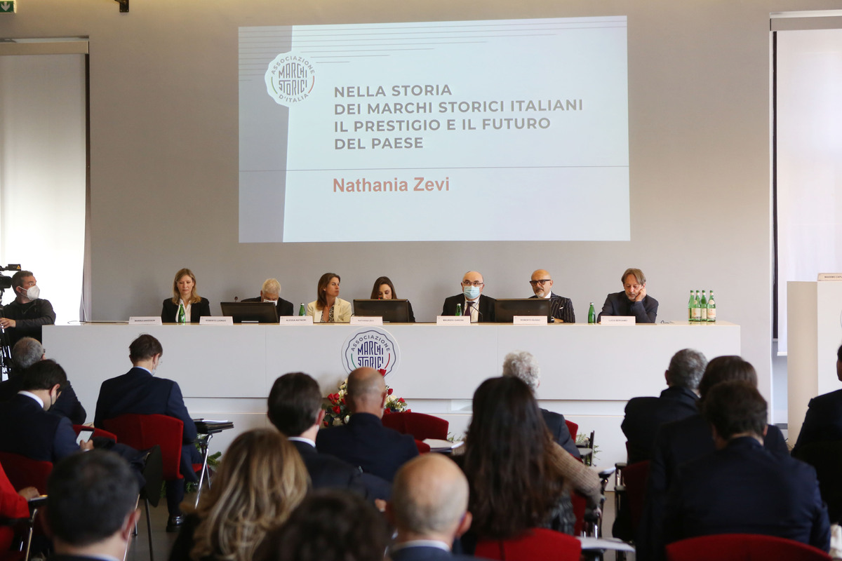 MARIKA AAKESSON ADI LAZIO, ROBERTO LUONGO DIRETTORE AGENZIA ICE, ALESSIA ANTINORI VICE PRESIDENTE ANTINORI SPA, NATHANIA ZEVI GIORNALISTA, MAURIZIO GARDINI PRESIDENTE DI CONFCOOPERATIVE, ROBERTO BUSSO AD GABETTI, LUCA BERGAMO DIRETTORE ASSOCIAZIONE MARCHI STORICI ITALIANI MARIKA AAKESSON ADI LAZIO, ROBERTO LUONGO DIRETTORE AGENZIA ICE, ALESSIA ANTINORI VICE PRESIDENTE ANTINORI SPA, NATHANIA ZEVI GIORNALISTA, MAURIZIO GARDINI PRESIDENTE DI CONFCOOPERATIVE, ROBERTO BUSSO AD GABETTI, LUCA BERGAMO DIRETTORE ASSOCIAZIONE MARCHI STORICI ITALIANI
