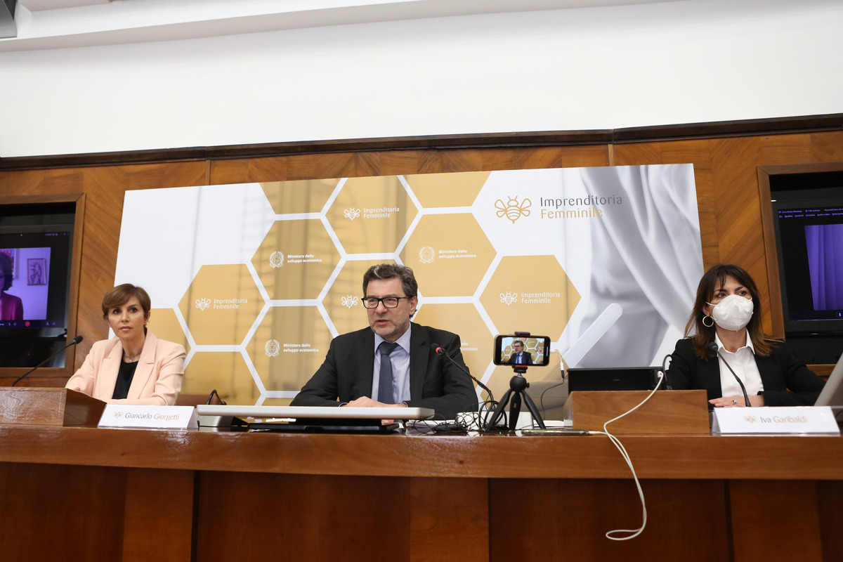 ROSSELLA FERRO DIRETTORE MARKETING LA MOLISANA, GIANCARLO GIORGETTI MINISTRO, IVA GARIBALDI PORTAVOCE MINISTRO GIORGETTI ROSSELLA FERRO DIRETTORE MARKETING LA MOLISANA, GIANCARLO GIORGETTI MINISTRO, IVA GARIBALDI PORTAVOCE MINISTRO GIORGETTI