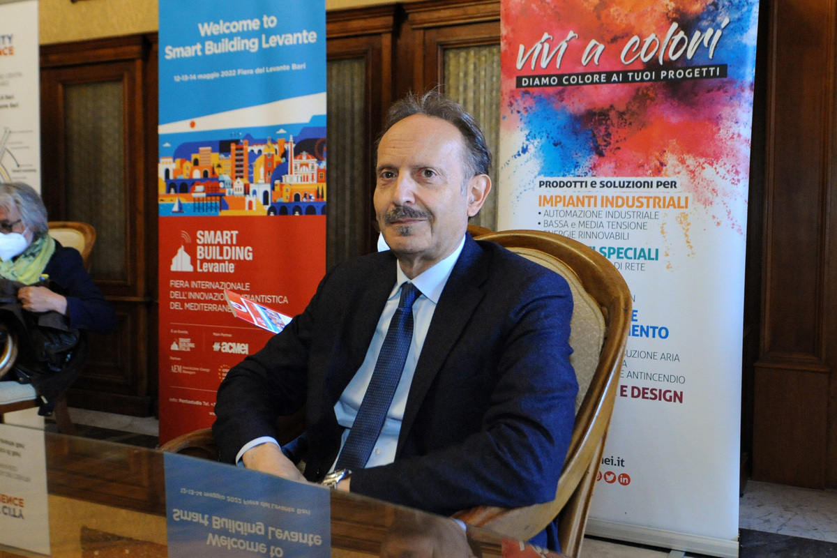 PASQUALE CAPEZZUTO PRESIDENTE DEL CTS SMART BUILDING LEVANTE PASQUALE CAPEZZUTO PRESIDENTE DEL CTS SMART BUILDING LEVANTE