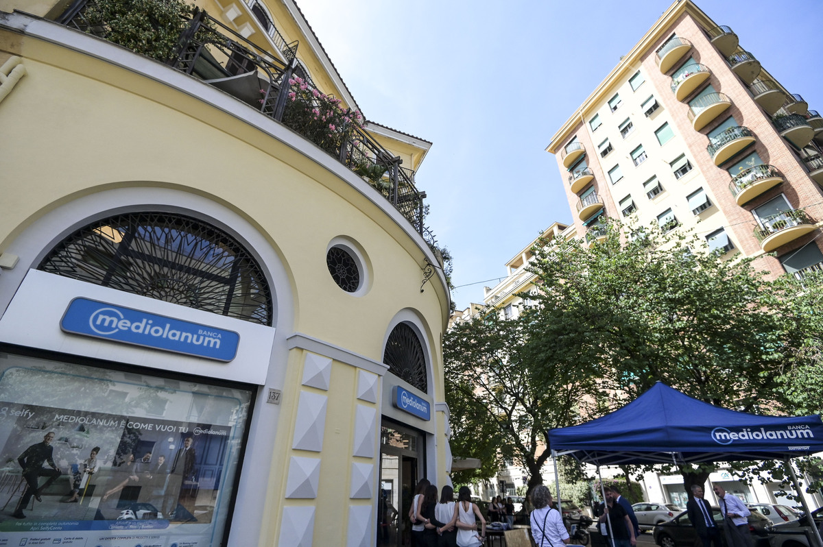 BANCA MEDIOLANUM INAUGURAZIONE NUOVO FAMILY BANKER OFFICE