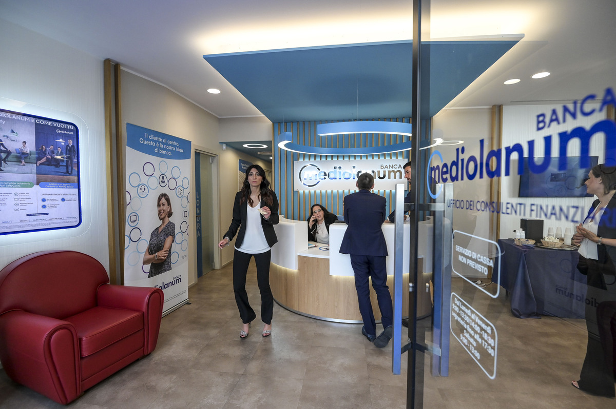 BANCA MEDIOLANUM INAUGURAZIONE NUOVO FAMILY BANKER OFFICE