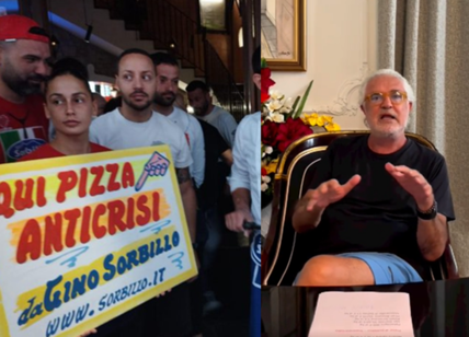 Napoli, bagno di folla anti-Briatore: da Sorbillo pizza gratis per tutti
