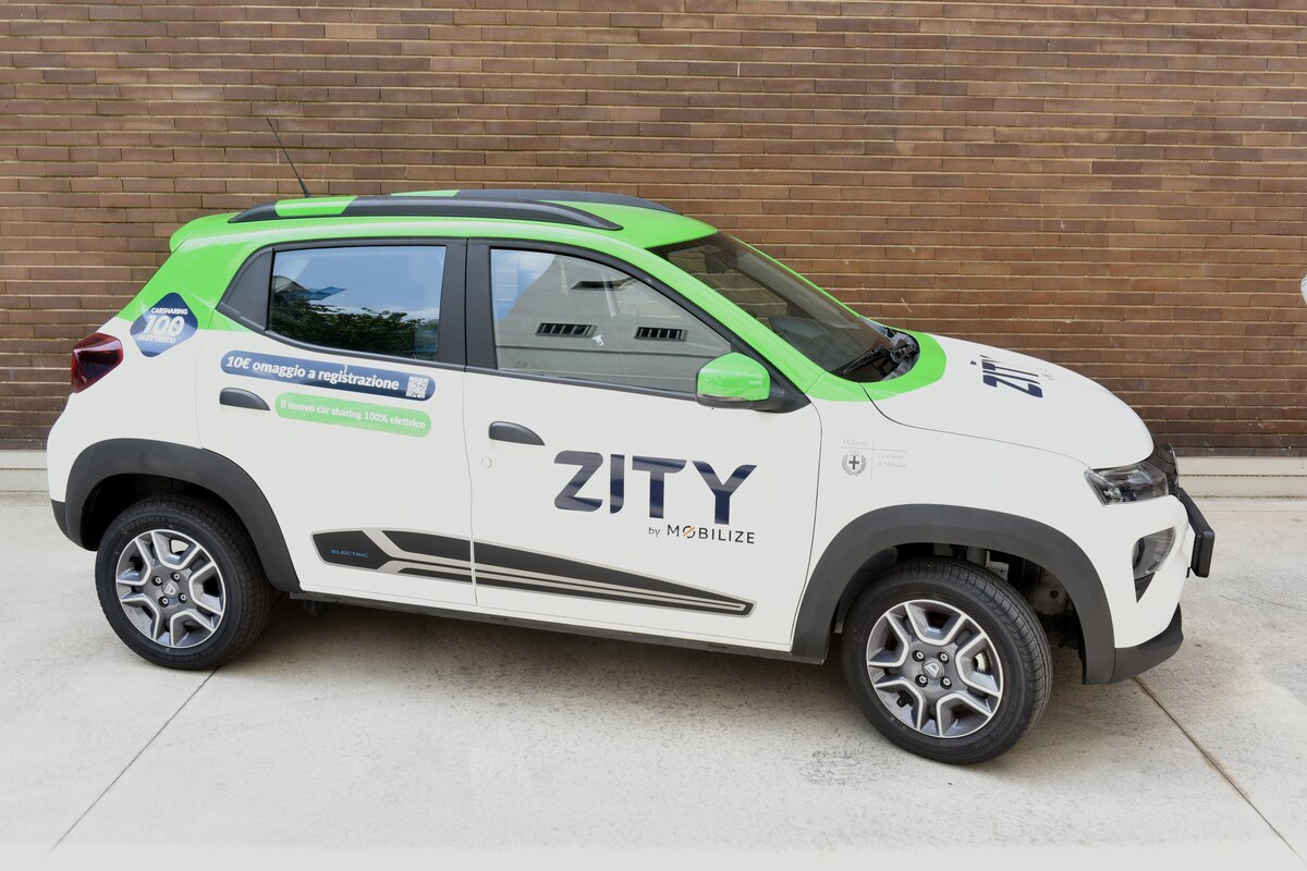 ZITY CARSHARING ELETTRICO AUTO AUTOMOBILE MACCHINA ZITY CARSHARING ELETTRICO AUTO AUTOMOBILE MACCHINA