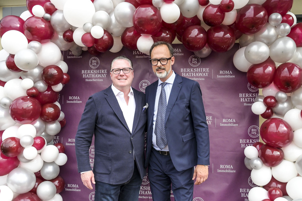 ANNUNCIO DELLA PARTNERSHIP BERKSHIRE HATHAWAY HOMESERVICE E ROMA IMMOBILIARE ANNUNCIO DELLA PARTNERSHIP BERKSHIRE HATHAWAY HOMESERVICE E ROMA IMMOBILIARE