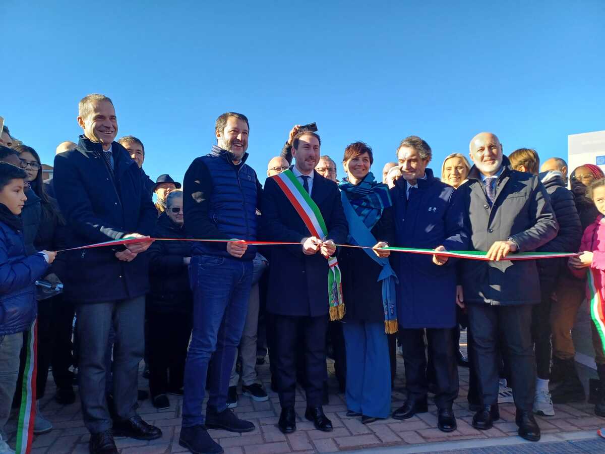 ASPI consegna a Cinisello Balsamo la nuova piazza sopraelevata ASPI consegna a Cinisello Balsamo la nuova piazza sopraelevata